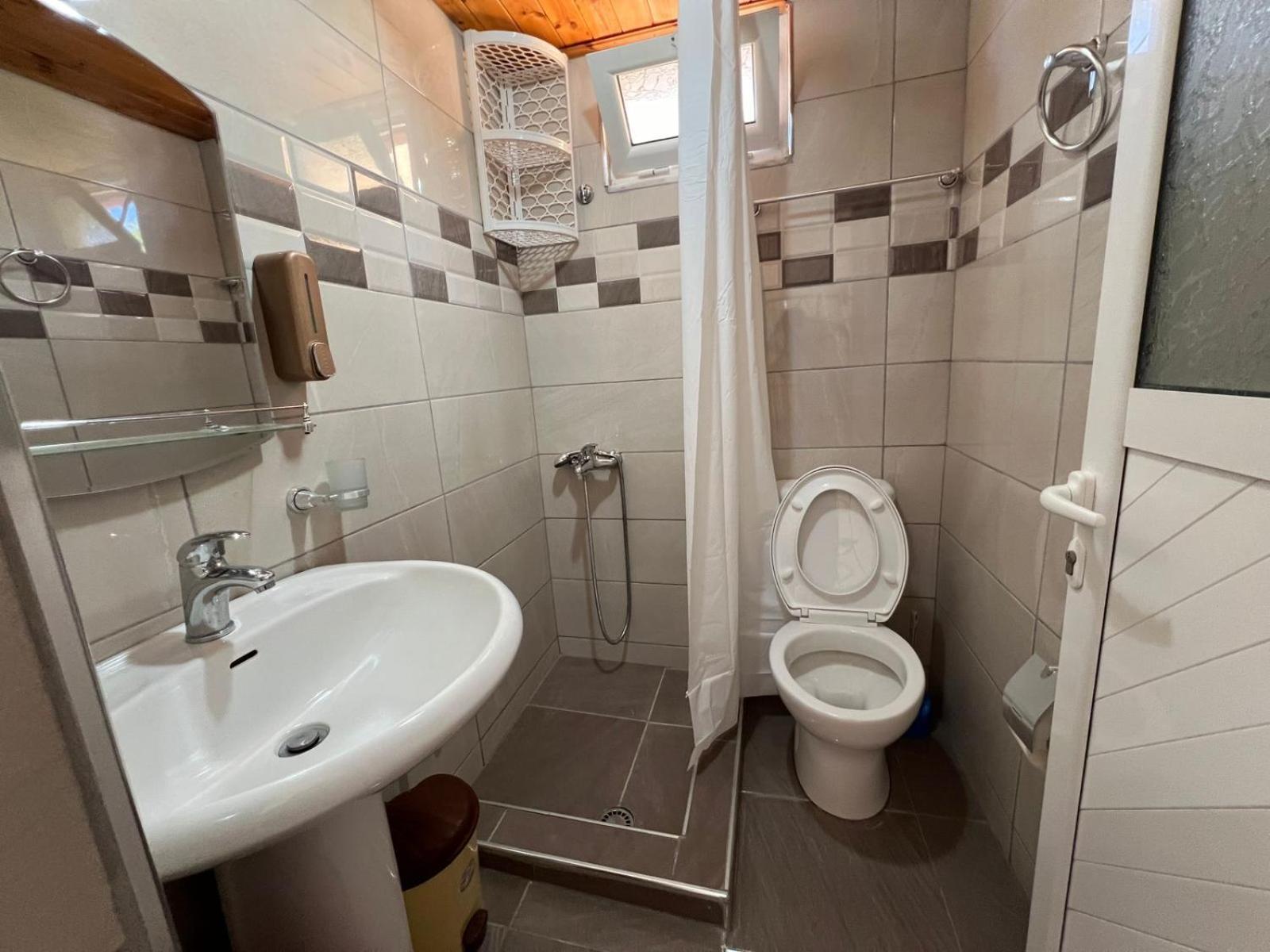 Golden Apartment Ksamil
